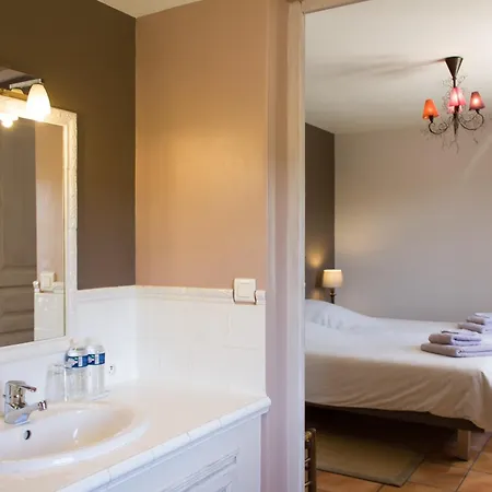 Les Douze Oliviers Holiday home