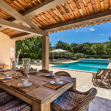 Les Douze Oliviers Holiday home Menerbes