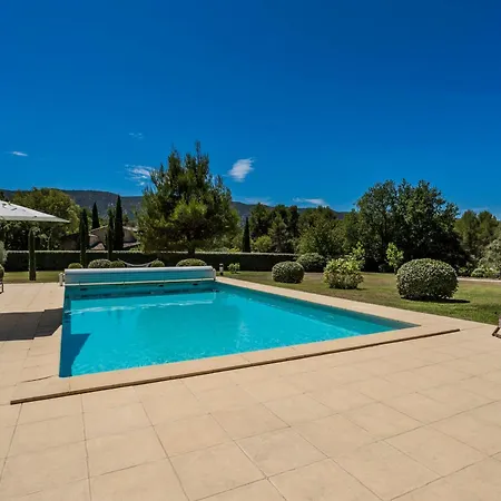 Holiday home Les Douze Oliviers Menerbes